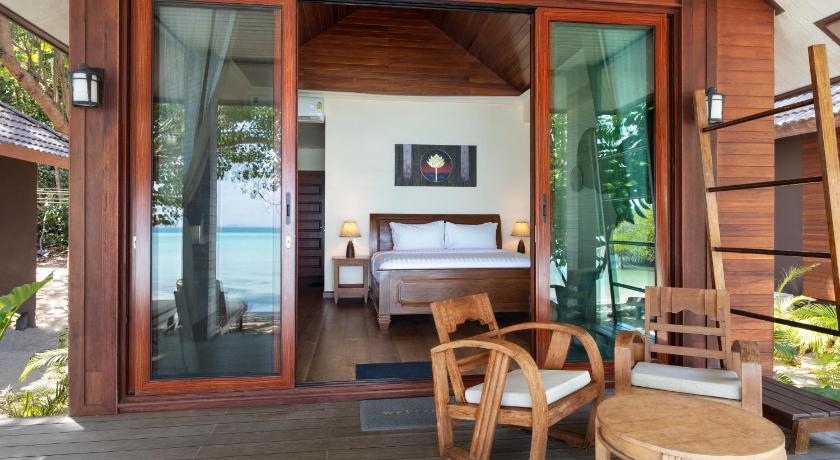 Image of Beachfront Breeze 2