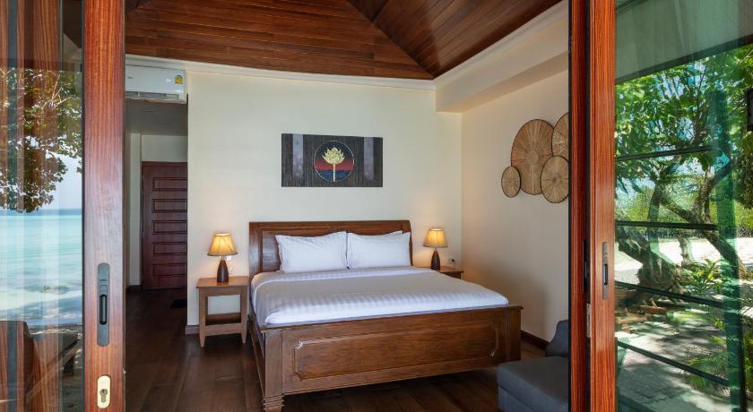Image of Beachfront Breeze 3