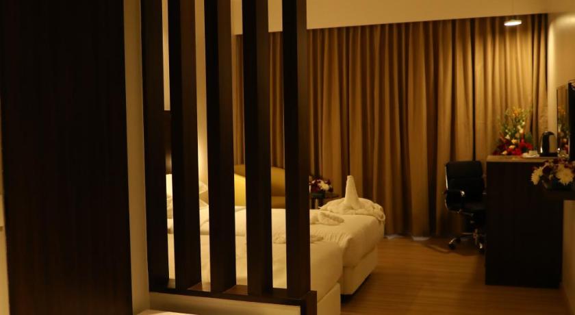 Image of Executive Room 13