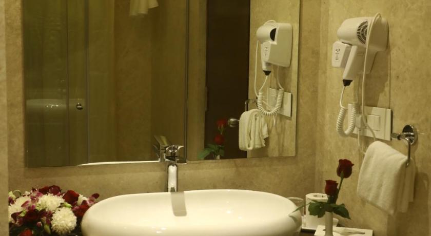 Image of Deluxe Room 2
