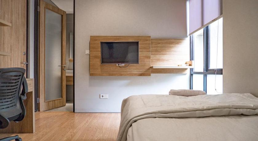 Image of Small Double Room - Non-Smoking 0