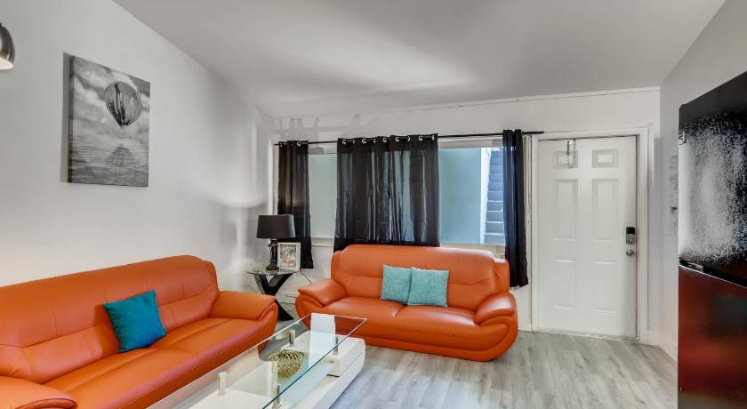 Coral Sands 1br/1ba Close 2 Beach!