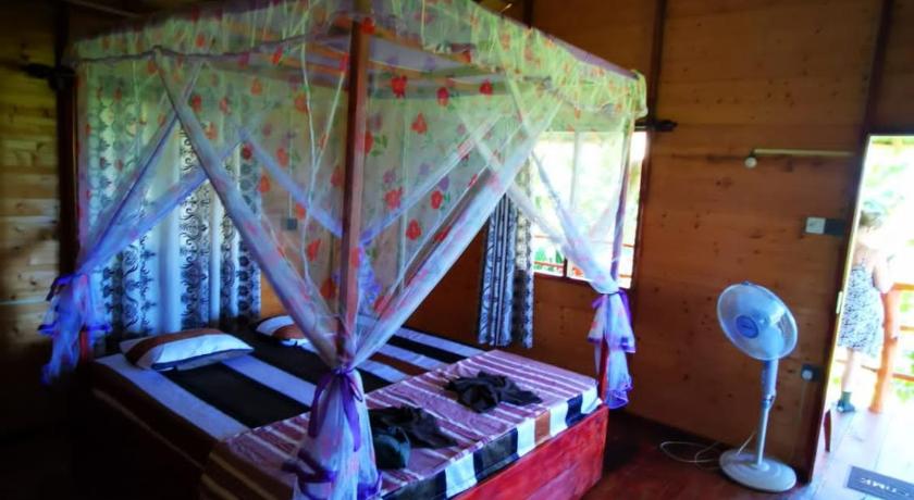 Lake Paradise Cabana photo