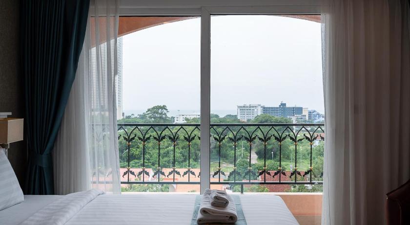Image of Club Twin Room 6