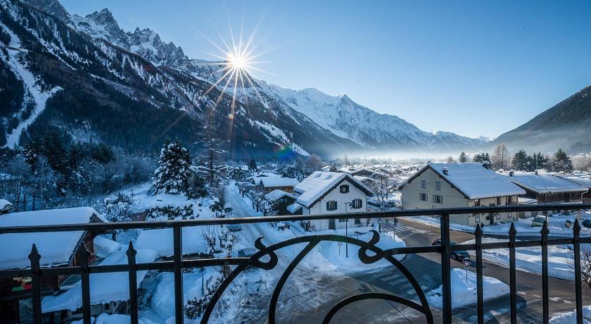 Eden Hotel, Apartments and Chalet Chamonix Les Praz photo