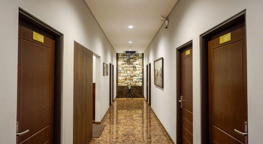SANS Hotel Empress Simpang Lima - image 29