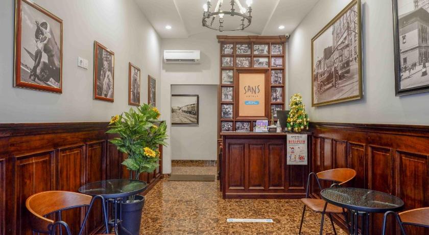 SANS Hotel Empress Simpang Lima – Semarang, ID