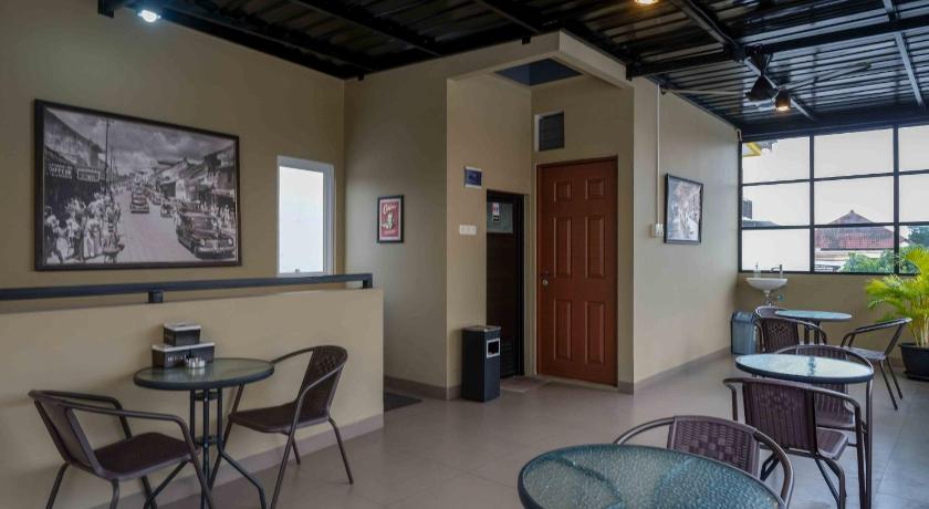 SANS Hotel Empress Simpang Lima – Semarang, ID