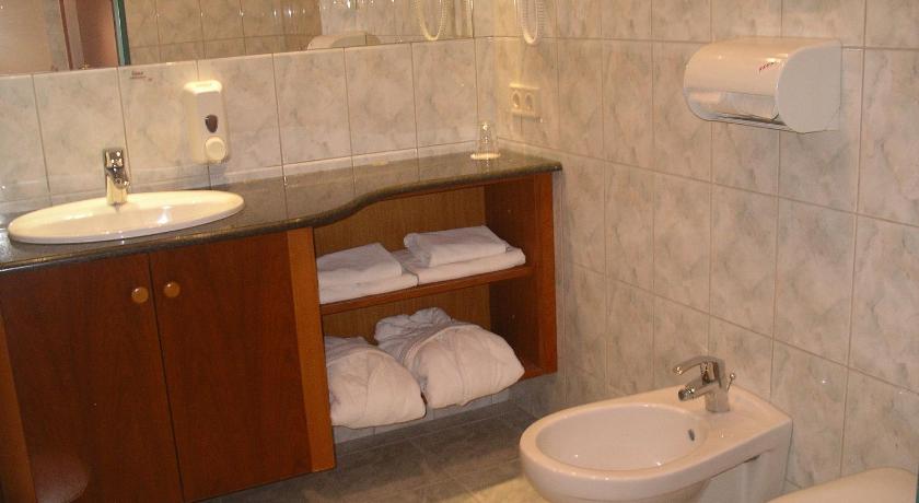 Image of Large One-Bedroom Apartment 13