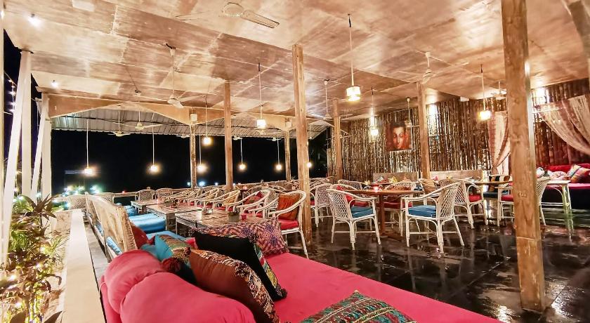 Chique Shanti Resort photo