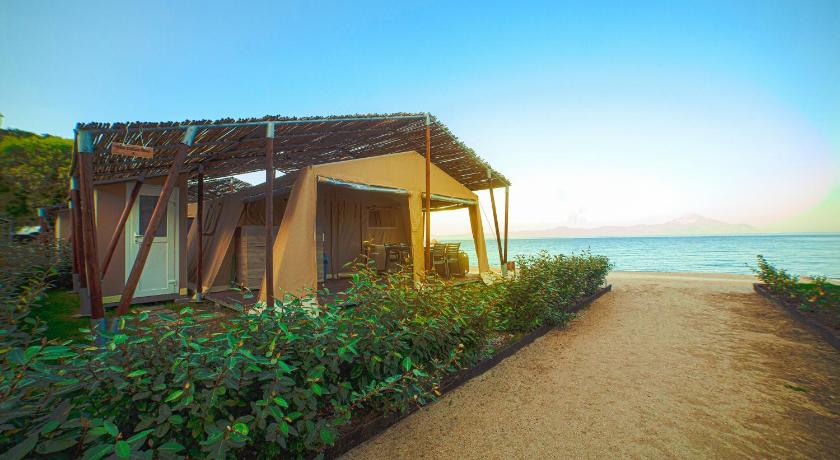 Armenistis Camping & Bungalows photo