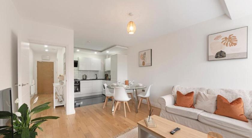 Spacious Two Bed loft Apartment photo