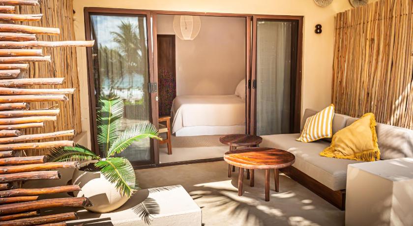 Image of Deluxe Partial Sea View 14