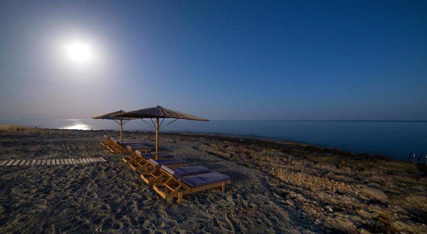 Moonlight Seafront Apartments photo
