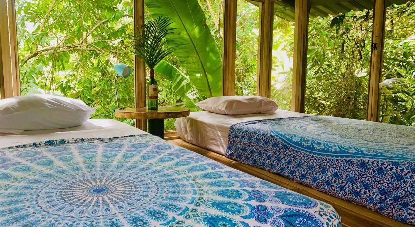 Guest House Pura Vida — Hotel in Quepos