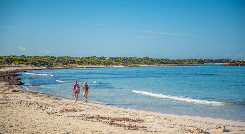 Blau Colonia Sant Jordi Resort photo