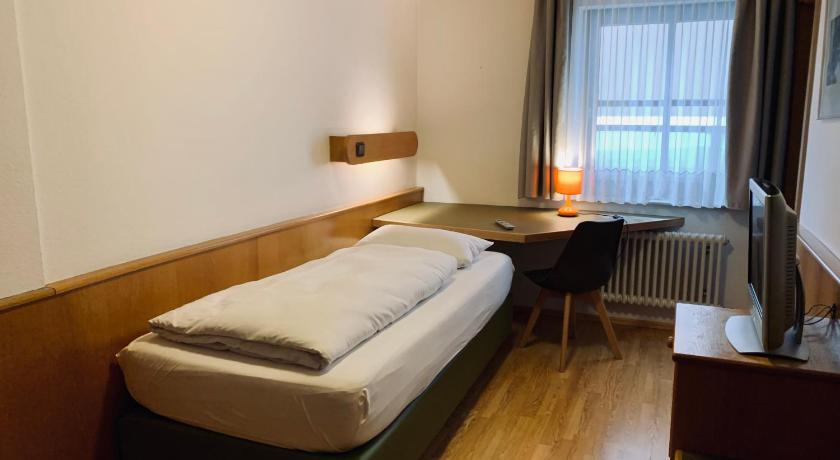 Hotel Waldhorn photo