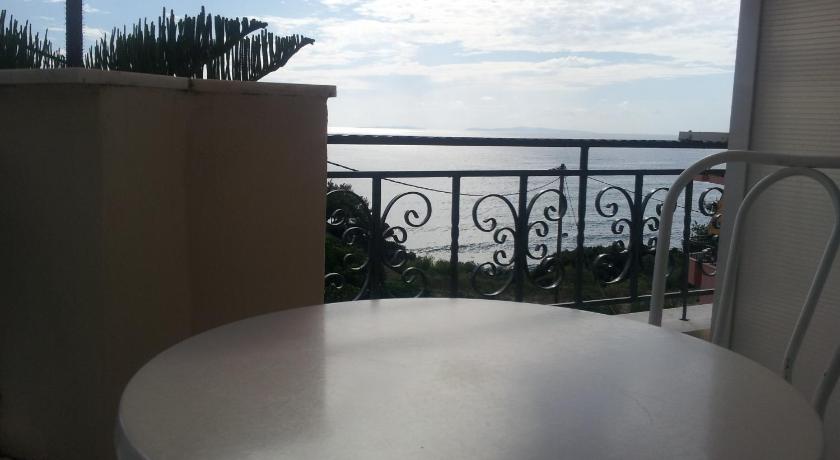 Image of Twin Room with Balcony and Sea View 8