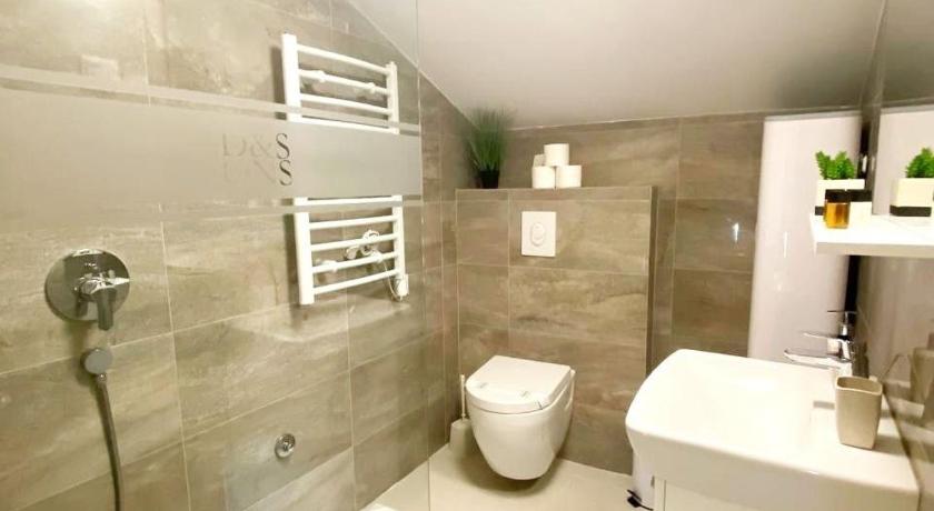 Bathroom, D & Sons Apartments in Kotor