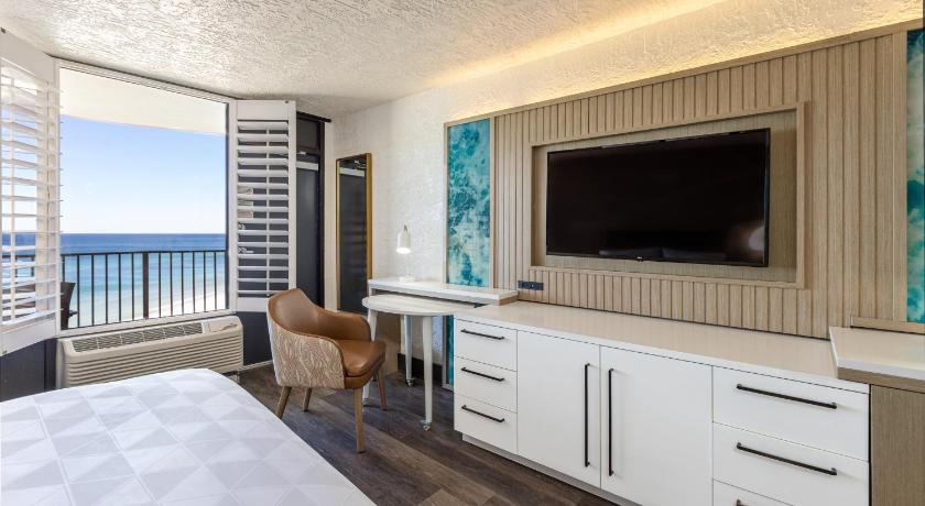 Image of 2 Queen Beds Standard Oceanfront High Floor 7