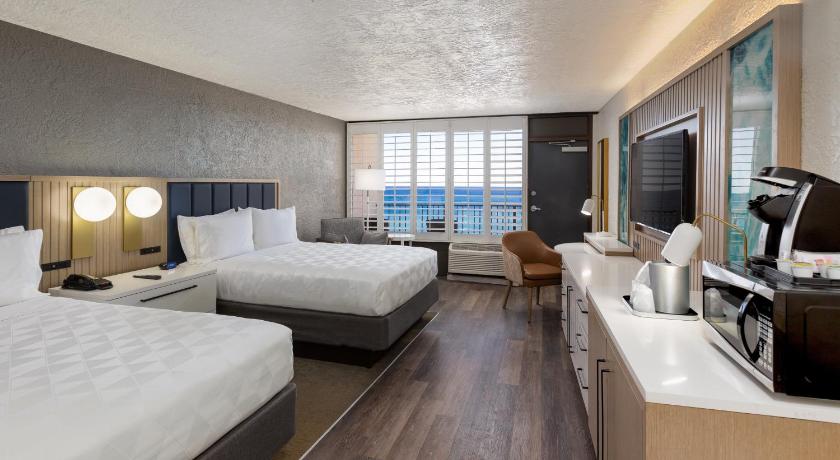 Image of 2 Queen Beds Standard Oceanfront 1