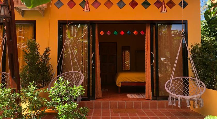 One World Bungalows — Hotel in Koh Lanta