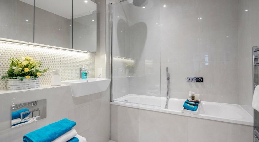 Watford Cassio Deluxe - Modernview Serviced Accommodation - main image