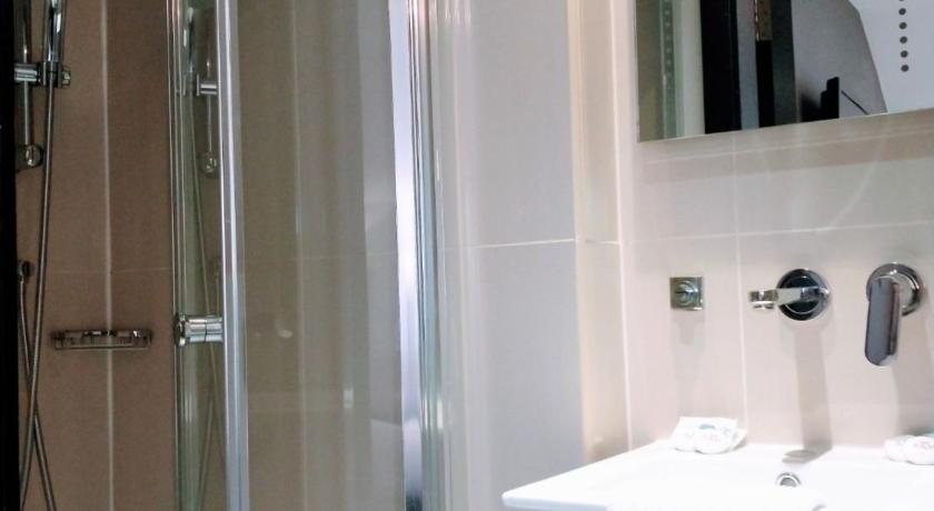 Immagine di Camera Quadrupla (Quad Room) 2