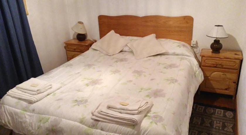 Image of Queen Room with Shared Bathroom 2