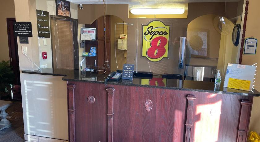 Super 8 By Wyndham Bismarck photo