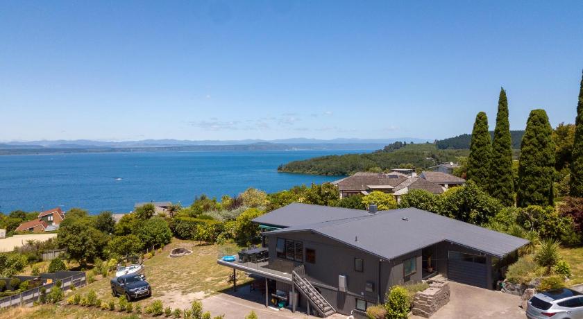 Acacia Bay — Hotel in Taupo