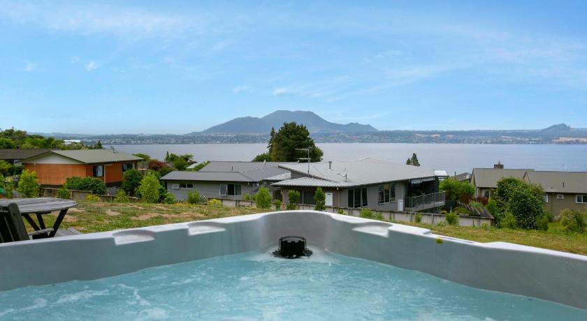 Acacia Bay photo