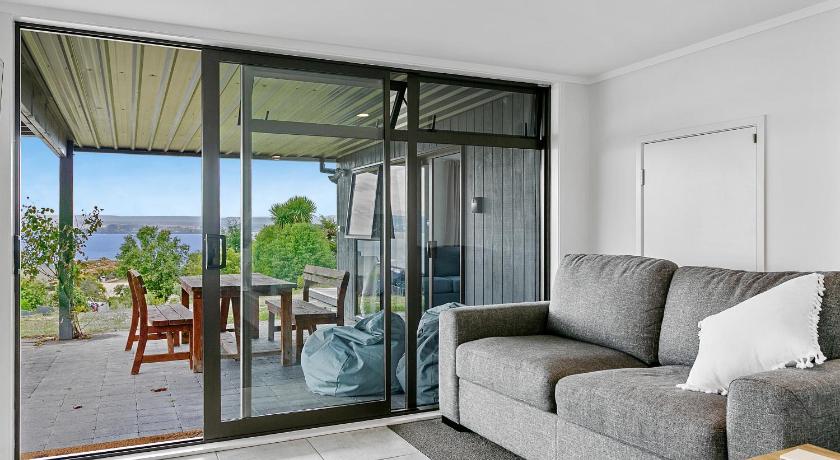 Acacia Bay photo