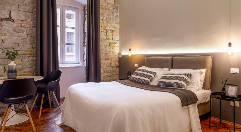 Romantic studio in the heart of Trieste - image 2