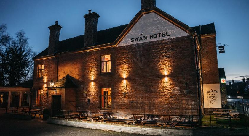 The Swan Hotel — Hotel in Forton