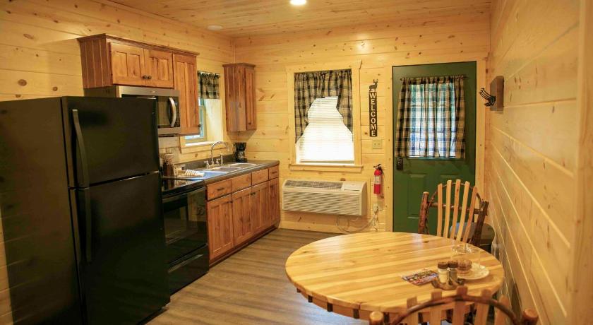 柏林 Blessing Lodge by Amish Country Lodging 4星级 住宿 泳池