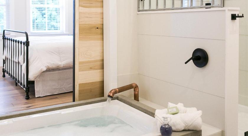 ベルリン Farmhouse Suites by Amish Country Lodging 4つ星 宿泊施設 施設