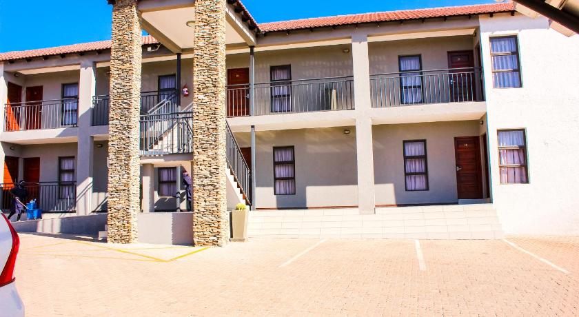 ギヤニ Vahlavi Lodge 4つ星 ホテル 眺望