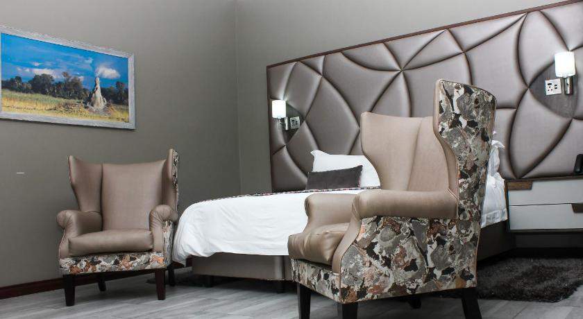 ギヤニ Vahlavi Lodge 4つ星 ホテル 外観