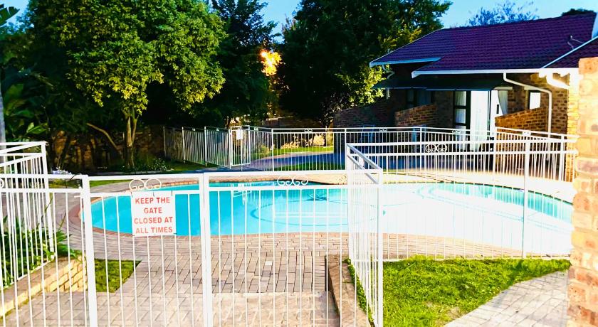 C&C HOTEL VIBES Randpark Ridge JHB 14 Units Available photo