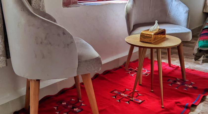 Image of Queen Suite 12