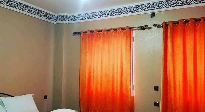 ティンギル Auberge Restaurant Fatihi Freres 3つ星 ゲストハウス プール