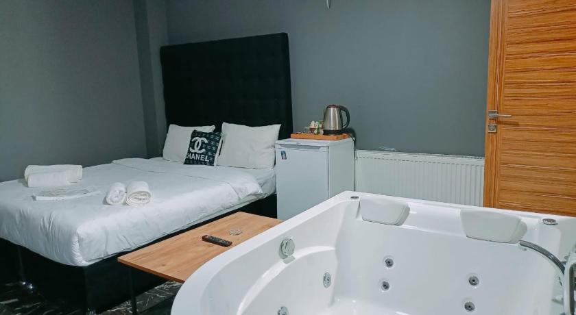 Lara Hotel photo