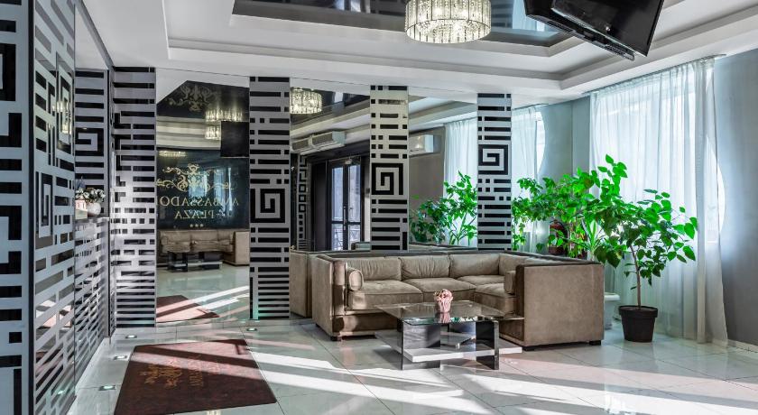 Ambassador Plaza Hotel photo