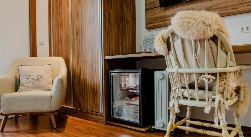 Image of Deluxe Suite with Spa Bath 7