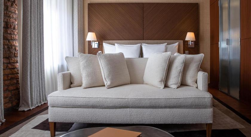 Image of Deluxe City Room 2