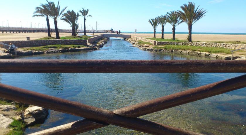 Chalet con piscina privada y barbacoa photo