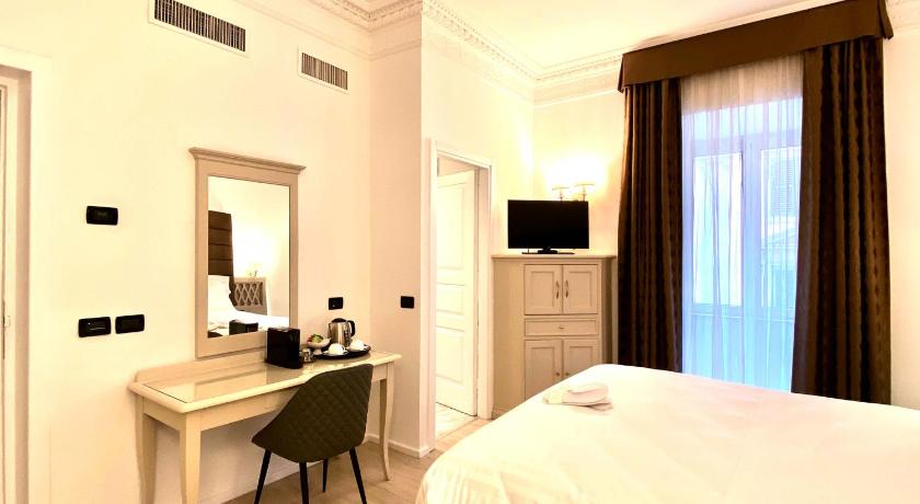 ローマ BB Hotels Smarthotel Bailey's                                                              4つ星 ホテル レストラン