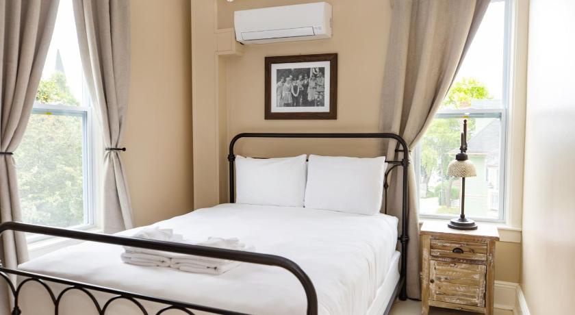 Pine Cottage Bed & Breakfast photo