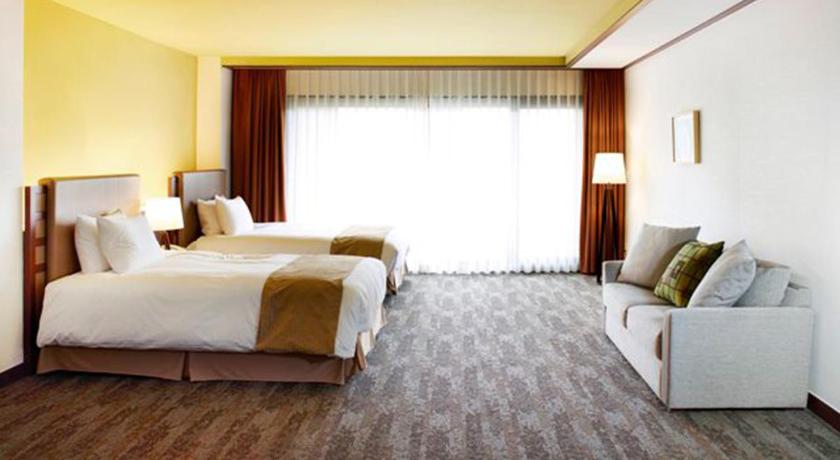 Image of 2 Twin Suite Slope View 5